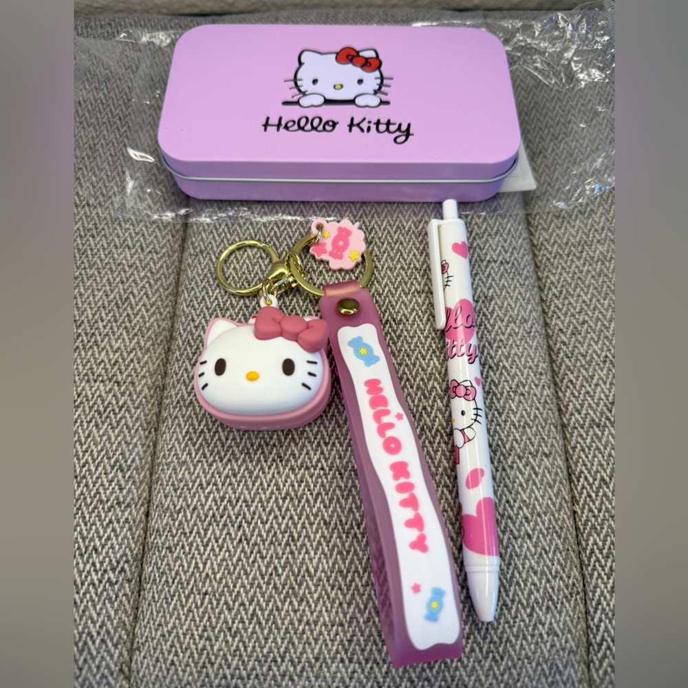 Hello Kitty Makeup Brush Set In Tin Case + Hello Kitty Key Chain and Pen Bundle - Picture 2 of 13